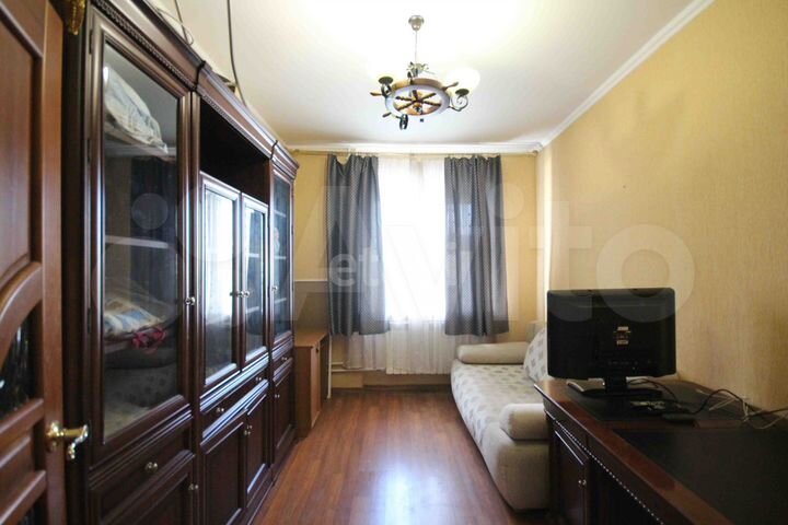 3-к. квартира, 70,6 м², 2/5 эт.