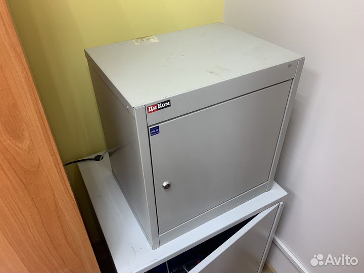 Ящик металлический с замком