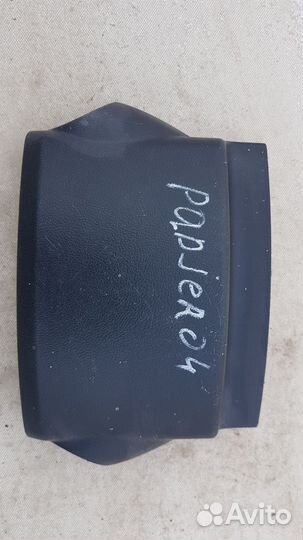 Кожух рулевой колонки mitsubishi pajero 4