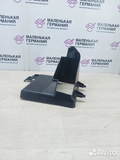 Воздуховод (дефлектор) радиатора правый нижний BMW