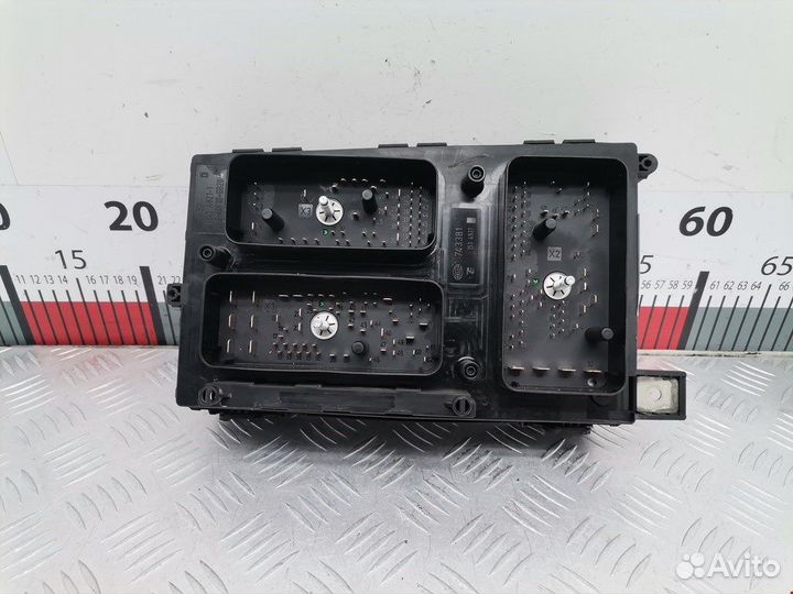 Блок предохранителей для Opel Zafira B 93194876