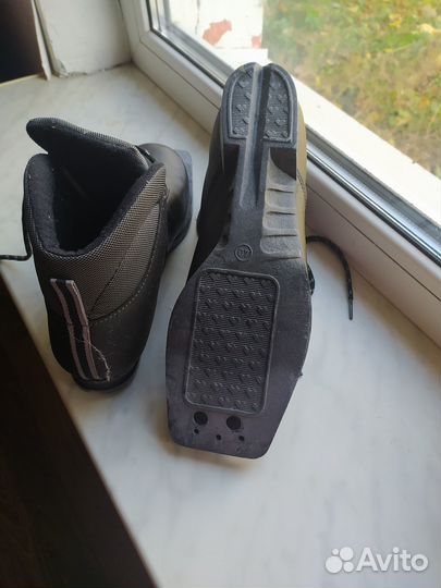 Лыжные ботинки