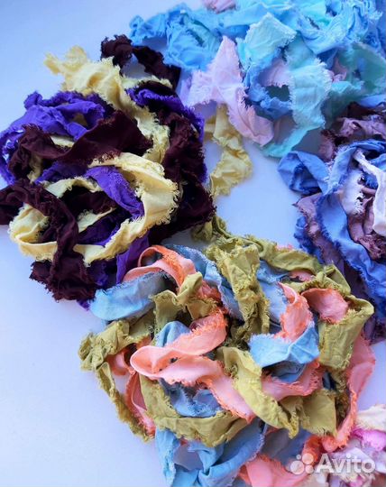 Ленточки ручного окраса