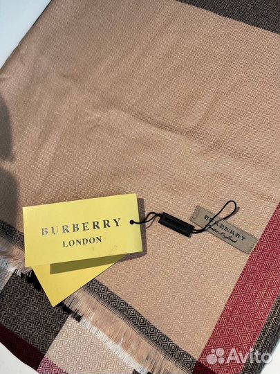 Шарф Burberry в ТЦ Дом Мод