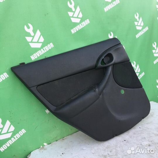 Обшивка двери задней левой Форд Фокус 1