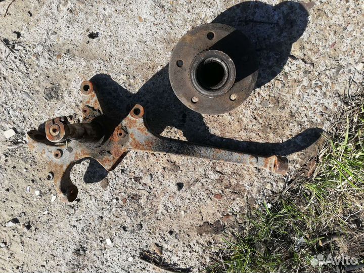 Кулак передний ступица шаровые Мерседес W210