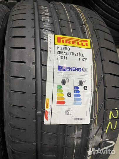 Pirelli P Zero 295/35 R21 и 315/30 R22 Y