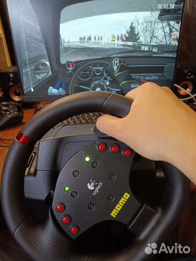 Руль Logitech Momo Racing