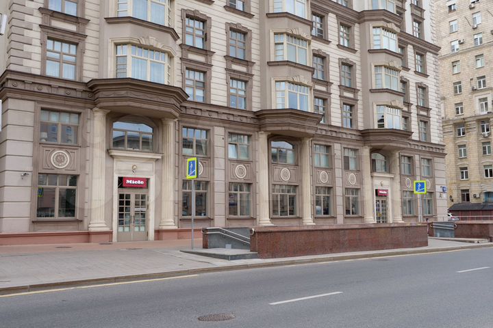 Сдам торговое помещение, 382.6 м²