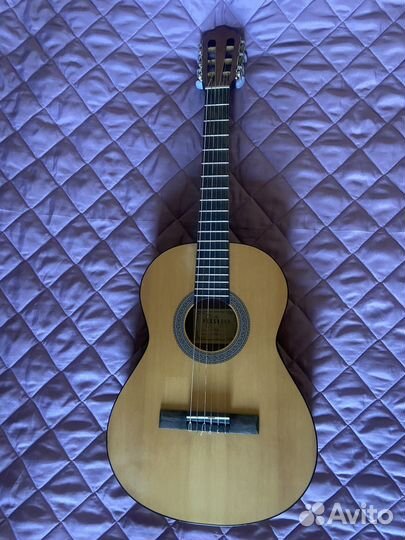 Акустическая гитара 
