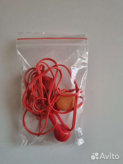 Проводные наушники