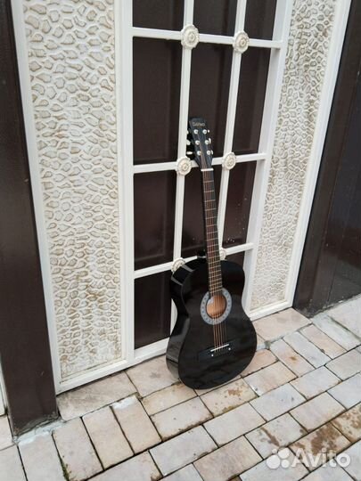 Гитара новая