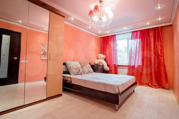 2-к. квартира, 60 м², 1/9 эт.