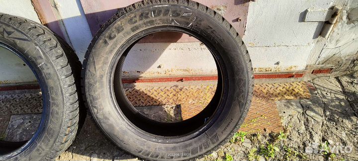 Bridgestone Ice Cruiser 7000 215/60 R17 100T