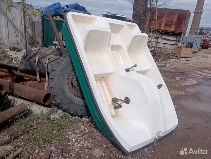 Катамаран педальный