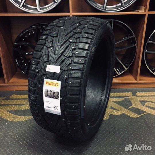Pirelli Ice Zero 295/40 R21