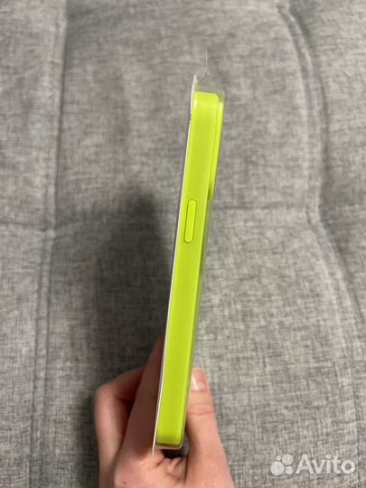 Силиконовый чехол на iPhone 13 pro max