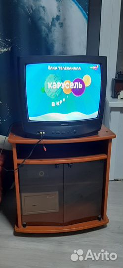 Телевизор с тумбой