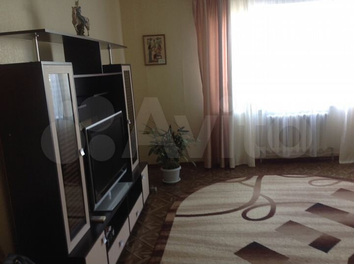 2-к. квартира, 80 м², 1/6 эт.