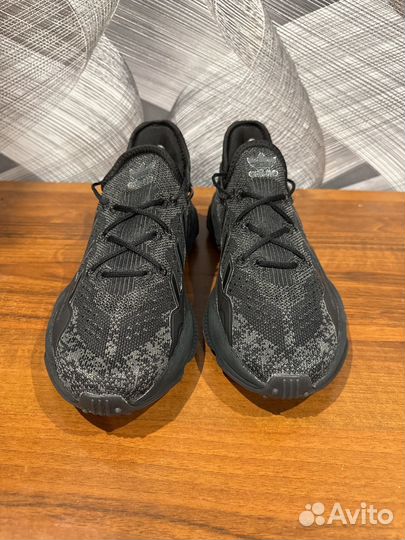 Кроссовки Adidas ozweego размер 43