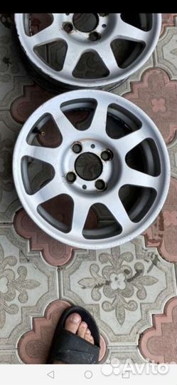 R13 Accelera 651 105/20, PCD 4x98 DIA 38