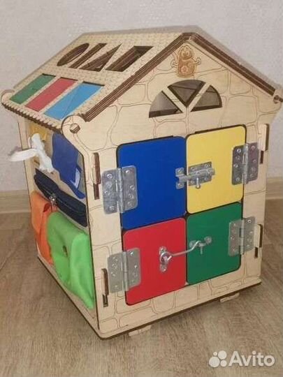 Бизиборд домик