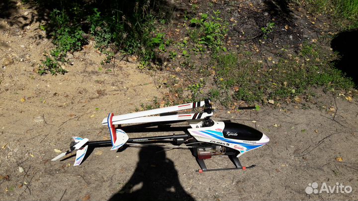 Вертолёт colibr 5 с пультом и всеми доп.запчастями