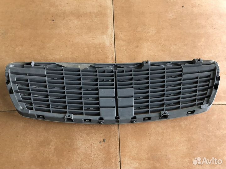 Решетка радиатора Mercedes e211 w211