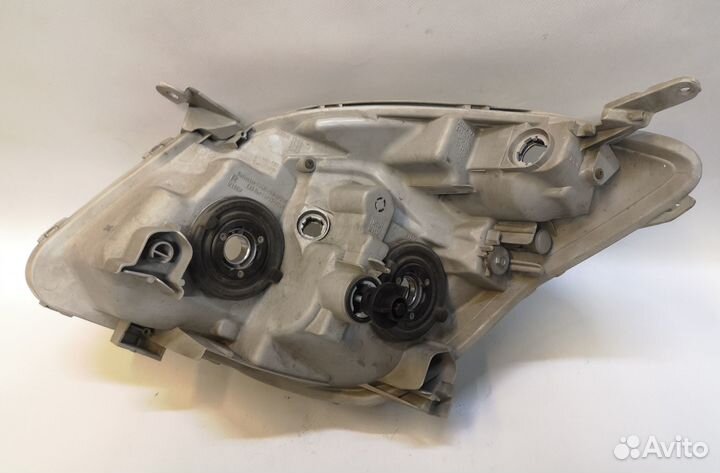 Фара Правая toyota corolla spacio NZE121n, ZZE124n
