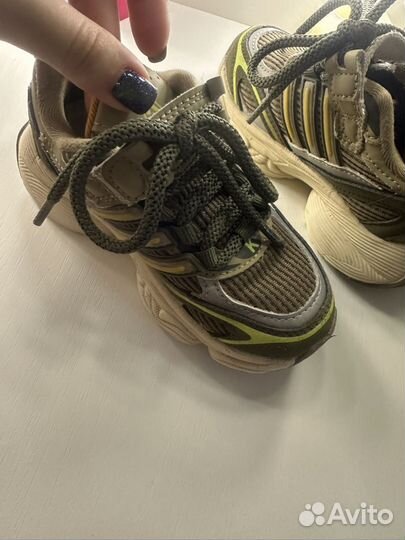 Кроссовки детские