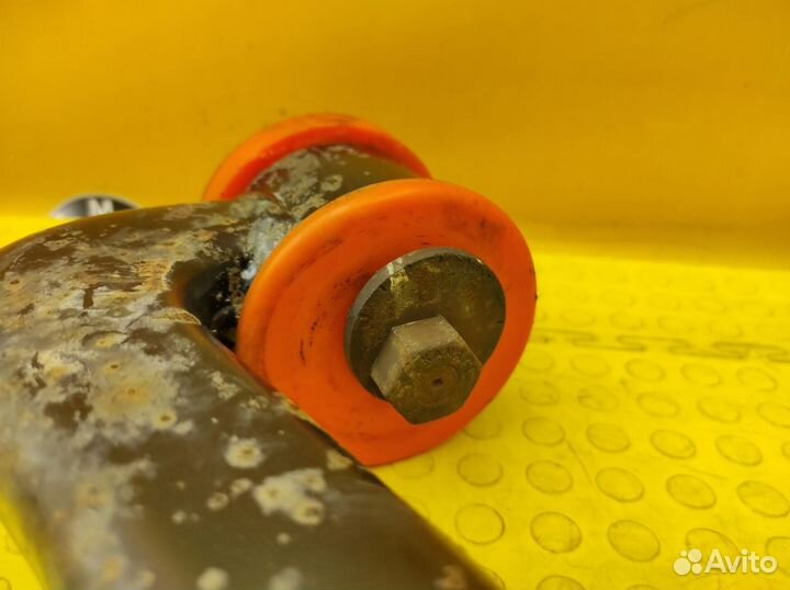 Рычаг передний левый Land Rover Range Rover L320