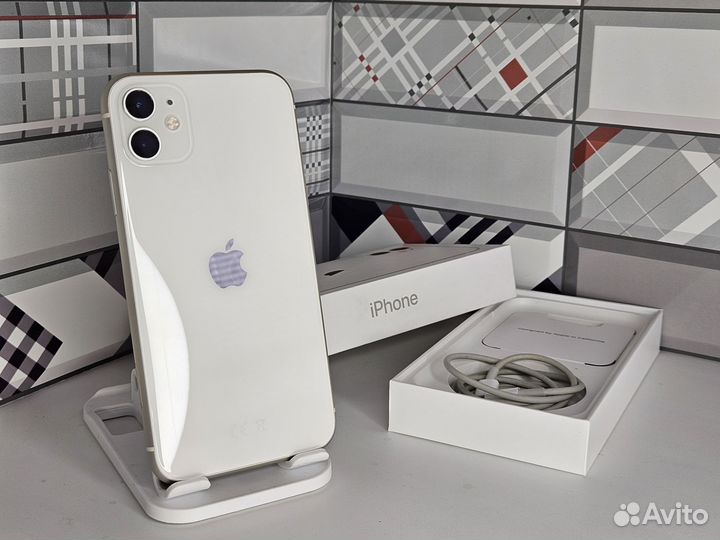 iPhone 11, 64 ГБ