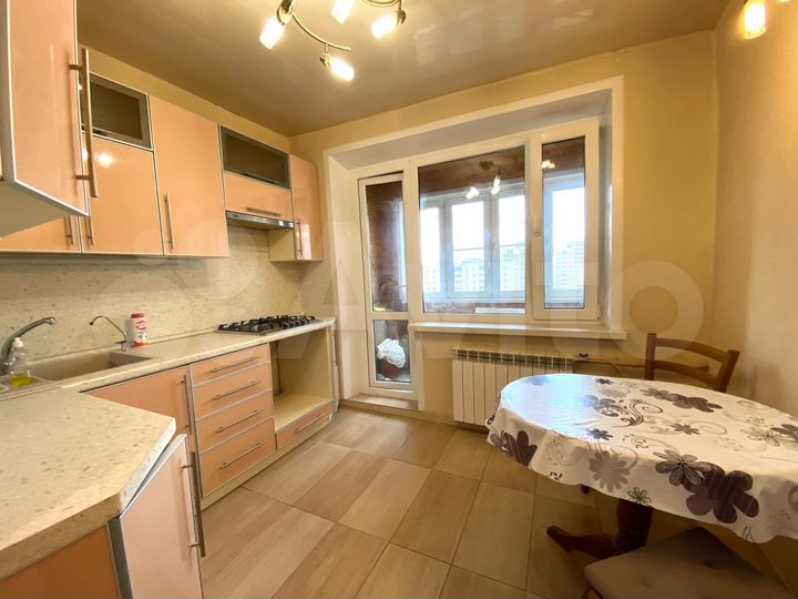 2-к. квартира, 52 м², 9/9 эт.