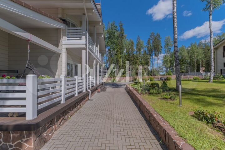 Дом 226 м² на участке 12 сот.