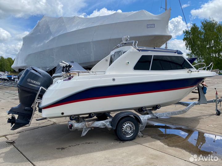 Моторный катер Yamarin 59 Cabin