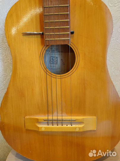 Акустическая гитара