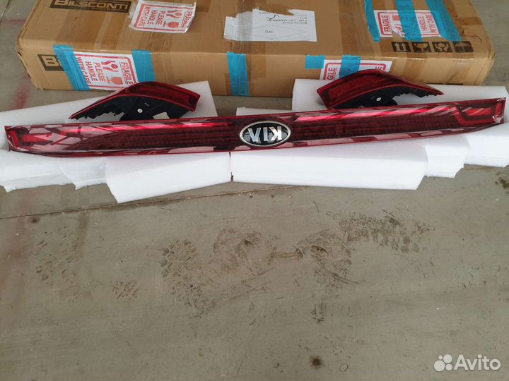 Задний стоп сигнал киа карнивал