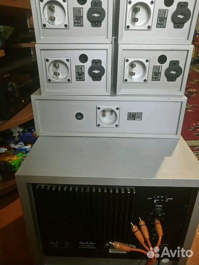 Колонки Akira, активный сабвуфер Akira