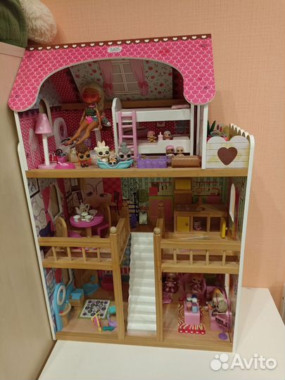 Большой кукольный домик