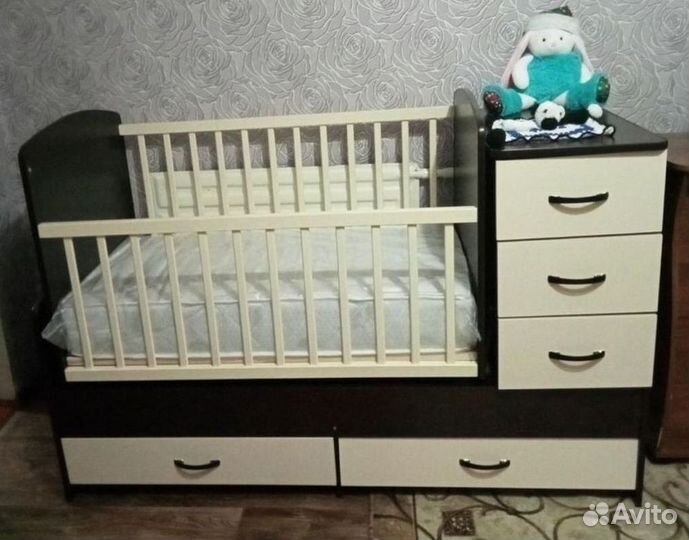 Детская кроватка