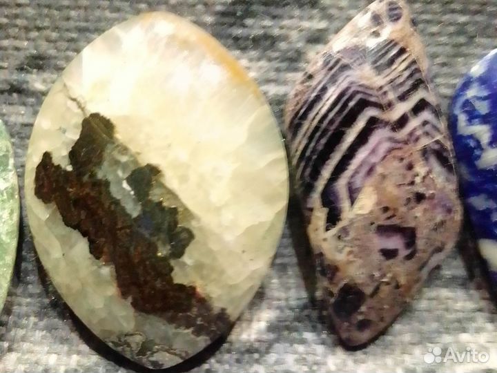 Обсидиан, Парагонит,Пирит,Флюорит,Лазурит,Аметист