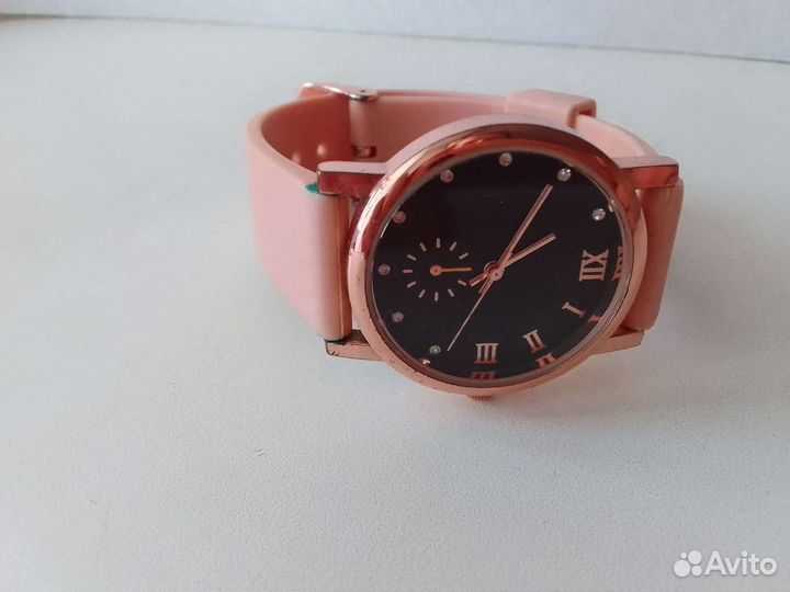 Часы женские с силиконовым браслетом
