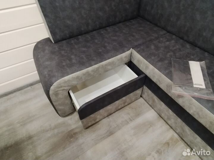 Кухонный угловой диван