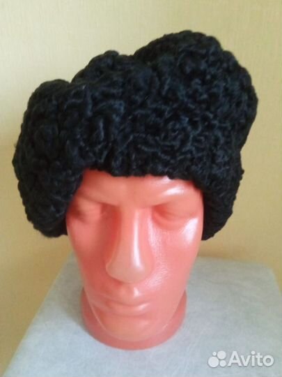 Шапка меховая из каракуля женская