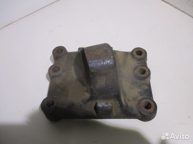 Кронштейн гидроцилиндра подруливающего моста к рам