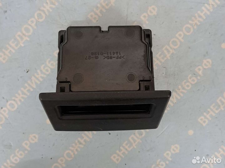 Пепельница передняя Land Cruiser Prado 120