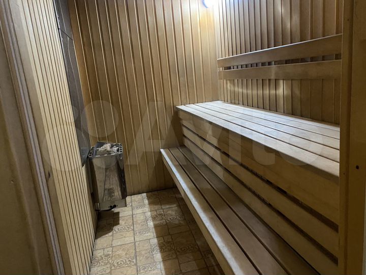 Коттедж 240 м² на участке 6 сот.