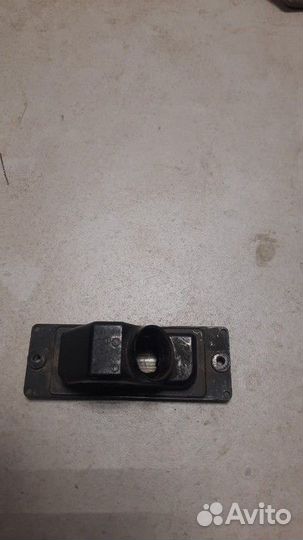 Фонарь подсветки номера Mitsubishi Pajero Sport