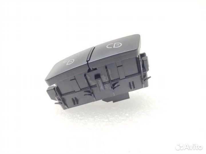 Кнопка центрального замка передняя левая