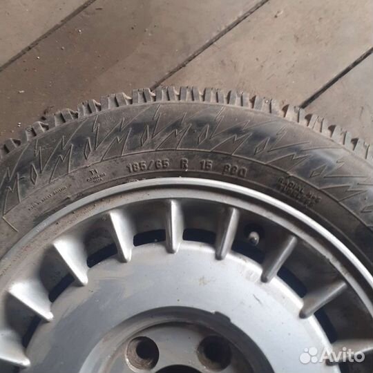 R15 Pirelli Carrier Winter 185/65, PCD 5x114.3 DIA 114.3